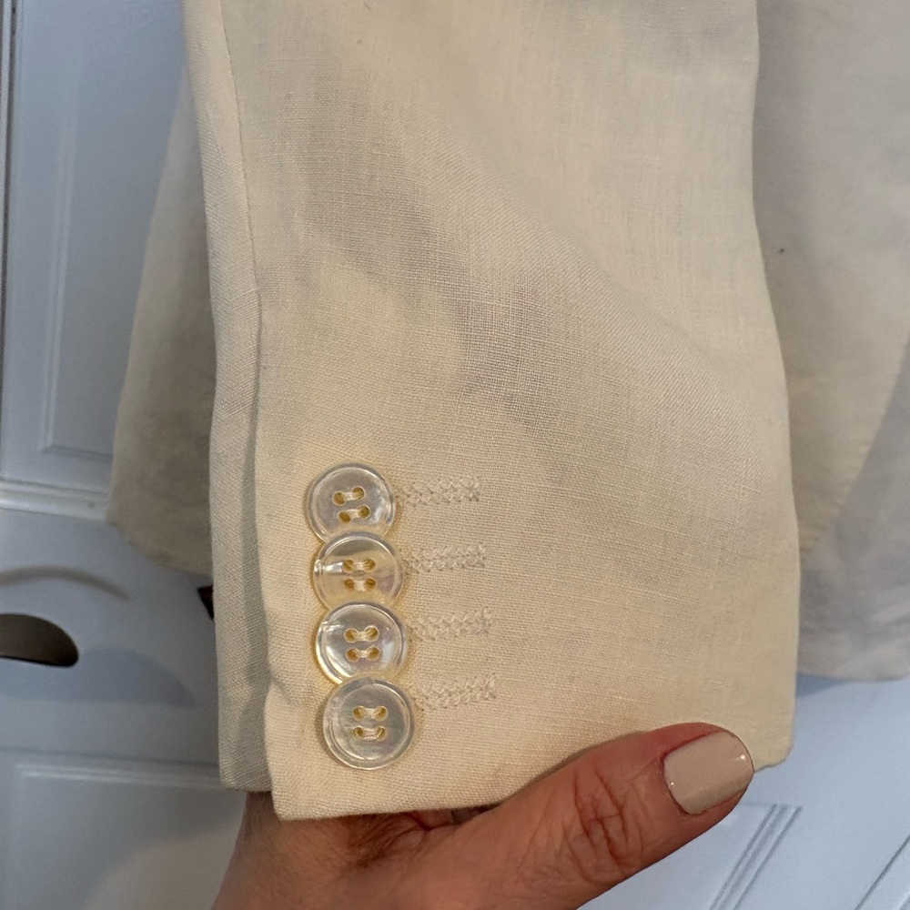 Zegna cream linen suit size 50R European (40R US) great used condition - Picture 4 of 5